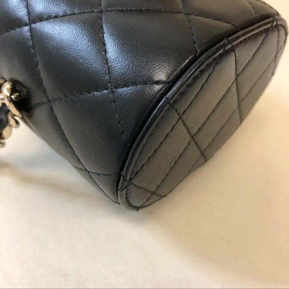 NFS Authentic Pre-owned CHANEL Lambskin Crossbody - Picture 5 of 12